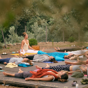 Guide to the best 200 hours yoga teacher training in rishikesh